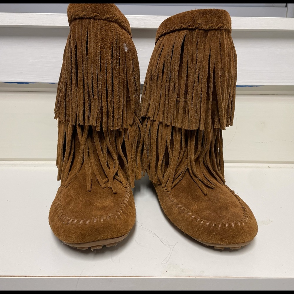 Minnetonka 3-Layer Fringe Boot